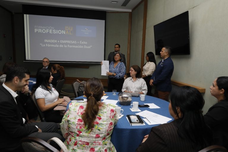 Buscan validar norma de Competencias Laborales del sector hotelero