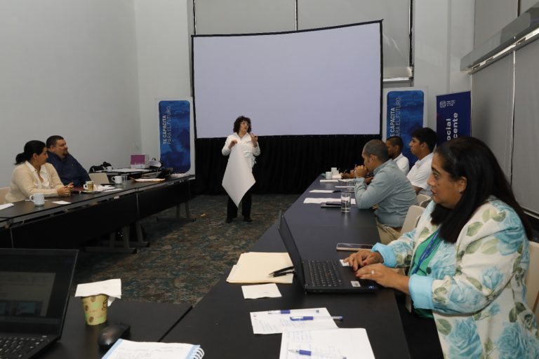 CONACOM impulsa desarrollo de normas de competencia en sectores clave del país